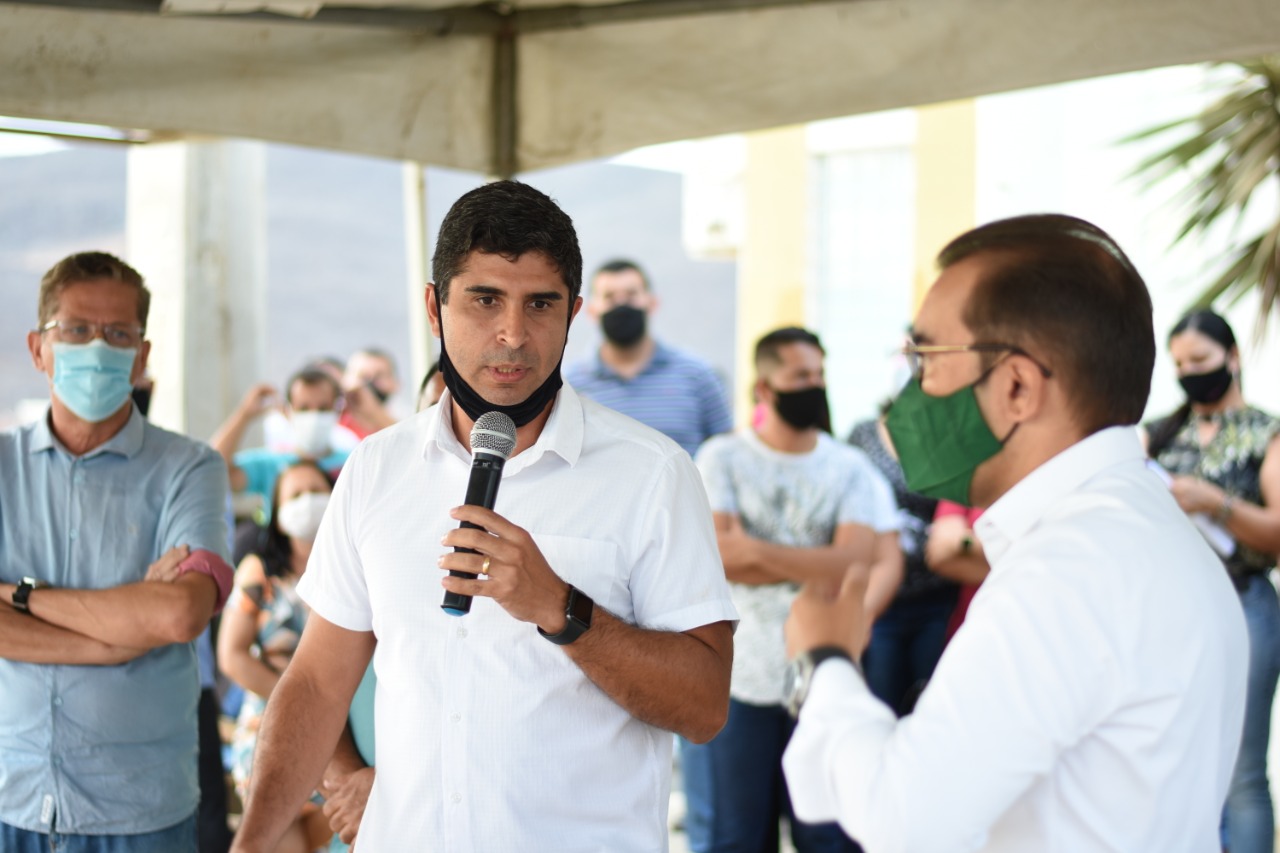 Lessa visita lideranças no Agreste