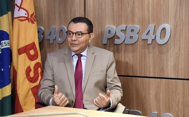 Carlos Siqueira manda recado ao PT