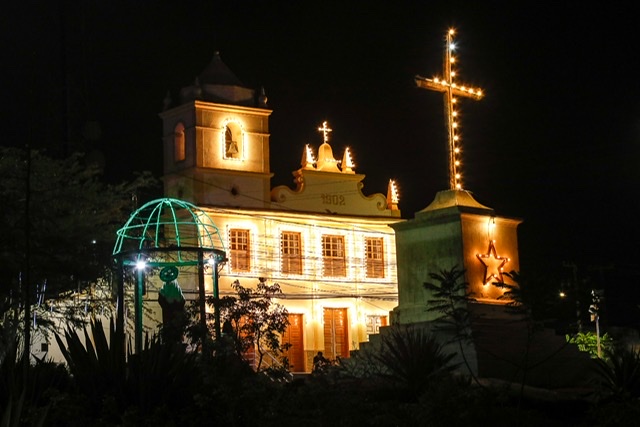 Caruaru investe em descentralização da decoração natalina