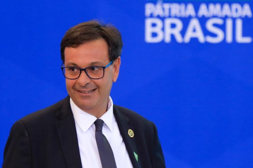 Gilson Machado é oficializado no Ministério do Turismo