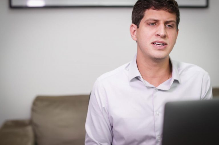 João Campos começa a contemplar partidos no secretariado