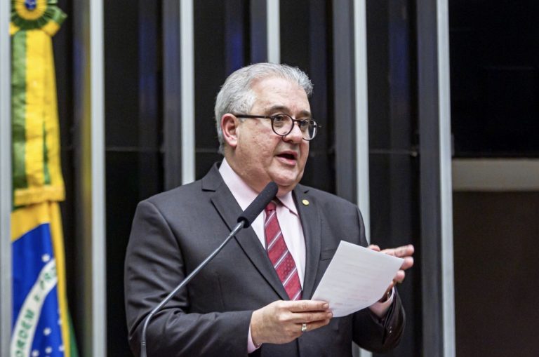 PEC proíbe reeleição em Assembleias e Câmaras Municipais