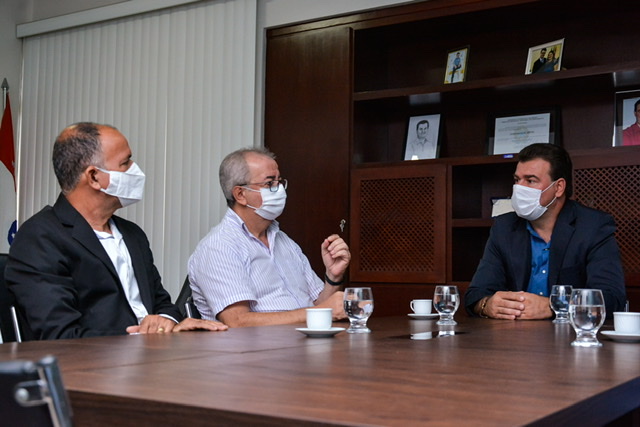 Prefeitos de Gravatá e Sairé buscam parcerias entre os municípios