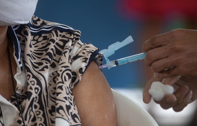 Quase 100 mil pessoas já foram vacinadas em Pernambuco