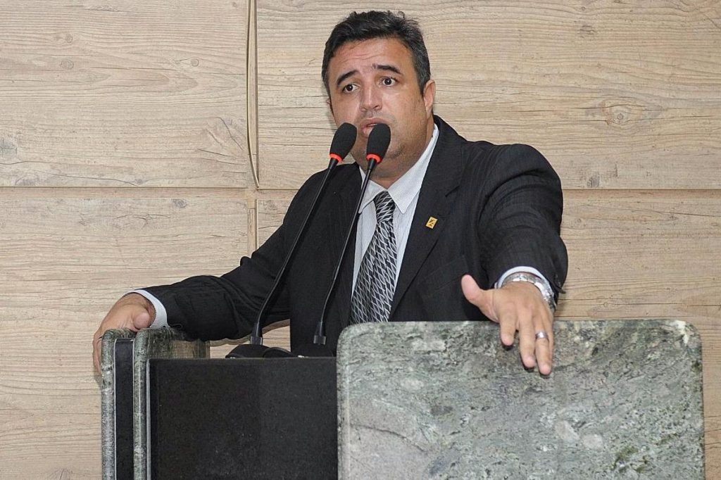 Bruno Lambreta é eleito presidente da Câmara de Caruaru
