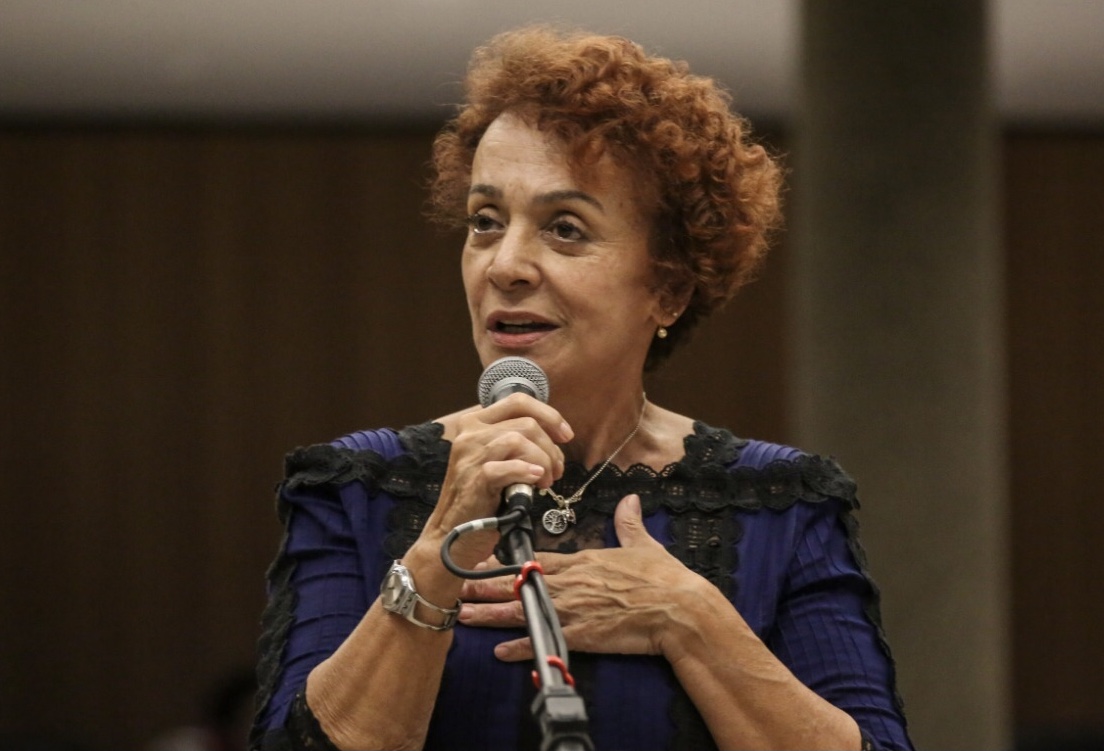 Laura busca melhorias para equipamentos do Alto do Moura