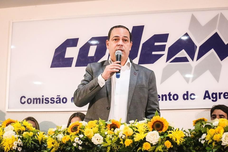 Sivaldo Albino toma posse na presidência da Codeam