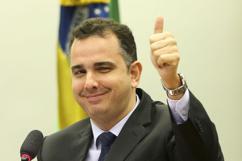 MDB vai embarcar de vez em bloco liderado por Rodrigo Pacheco