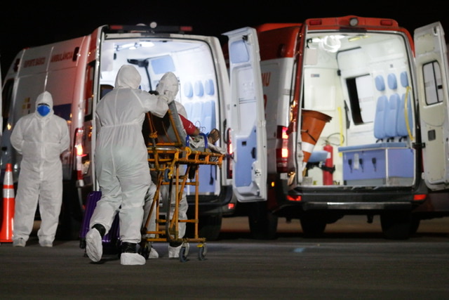 Pernambuco recebe 10 pacientes transferidos do Amazonas