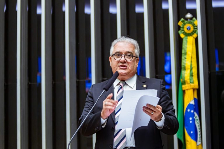 Coutinho defende poder dos governadores sobre a polícia