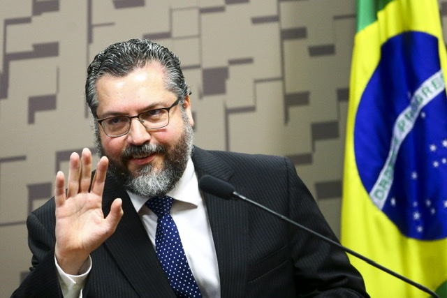 Ernesto Araújo é o pior ministro, avaliam líderes do Congresso