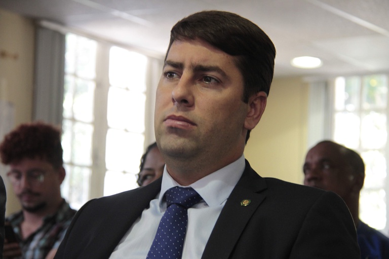 Lei garante que pacientes com Covid-19 em UTI’s do Recife tenham acesso a chamadas virtuais