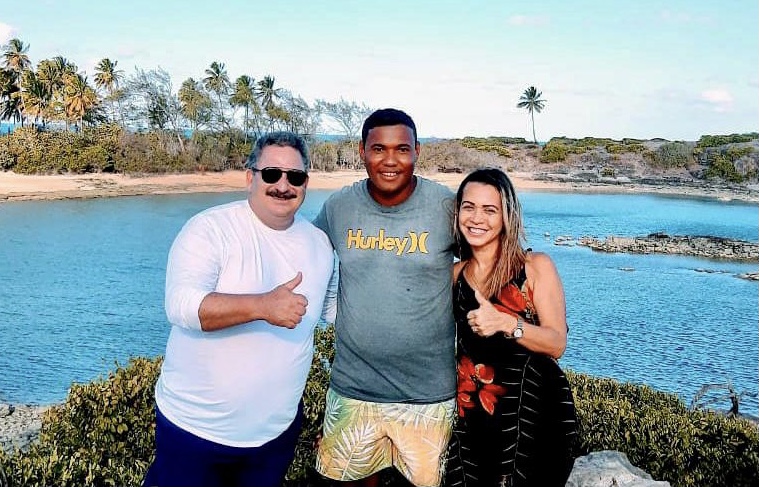 Ao lado da prefeita de Sirinhaém, Eriberto visita Ilha de Santo Aleixo