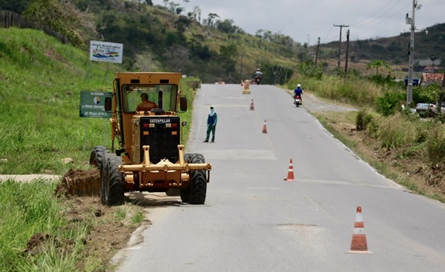 Obras de infraestrutura hídrica e viária recebem vistoria do Estado