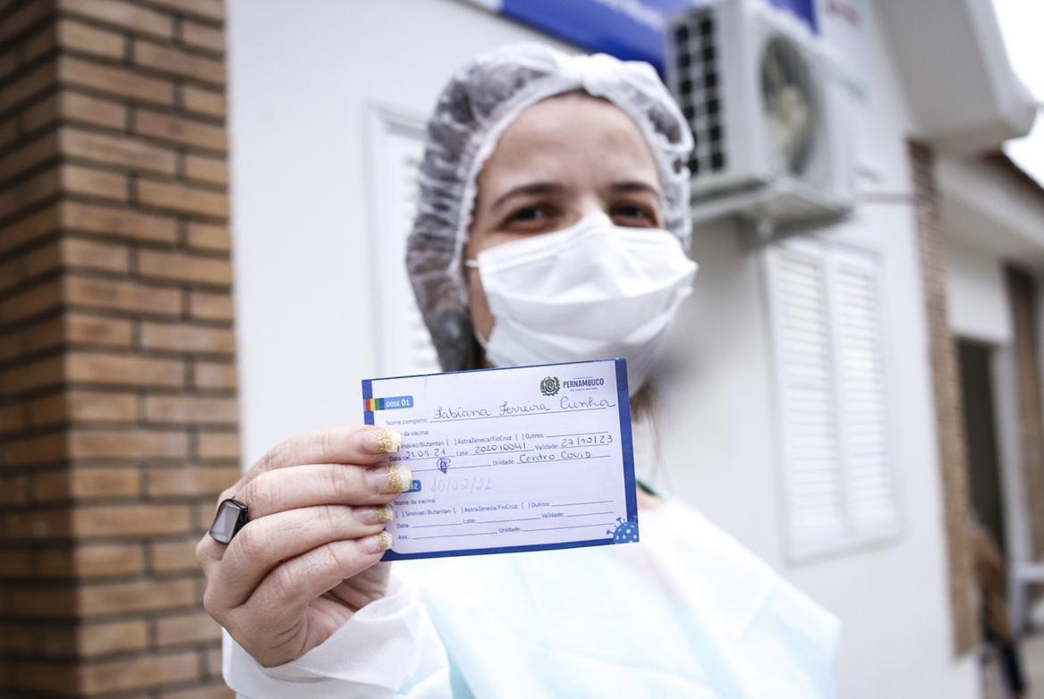 Mais de 150 profissionais de saúde já foram vacinados em Garanhuns