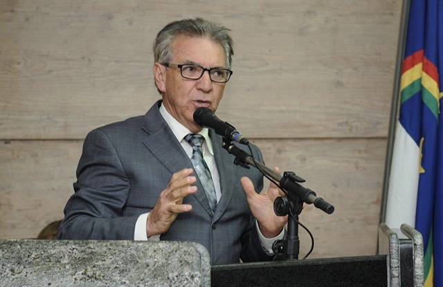 Lula Tôrres cobra apresentação do plano de vacinação em Caruaru