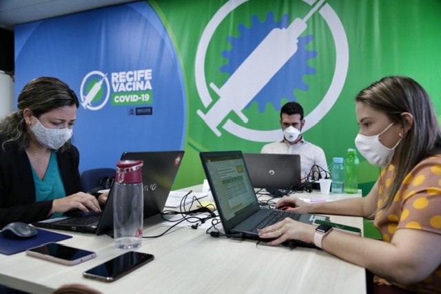 Prefeitura do Recife vai contratar profissionais para auxiliar na vacinação