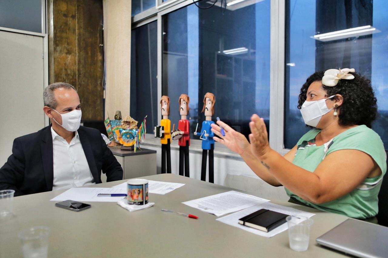 Dani Portela cobra instalação de creches em reunião com secretário