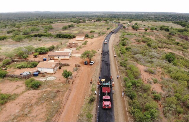 Fernando Monteiro comemora avanço das obras da PE-635