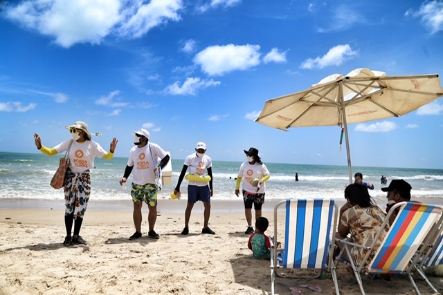 No Recife, profissionais reforçam prevenção contra Covid-19