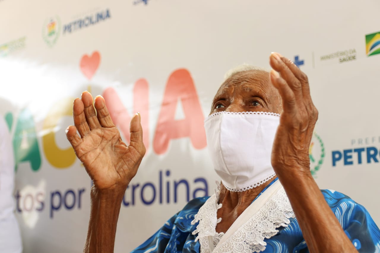 Petrolina inicia vacinação contra a Covid-19 em abrigos da cidade