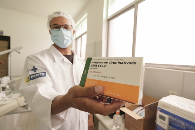 Recife alcança quase cinco mil pessoas vacinadas