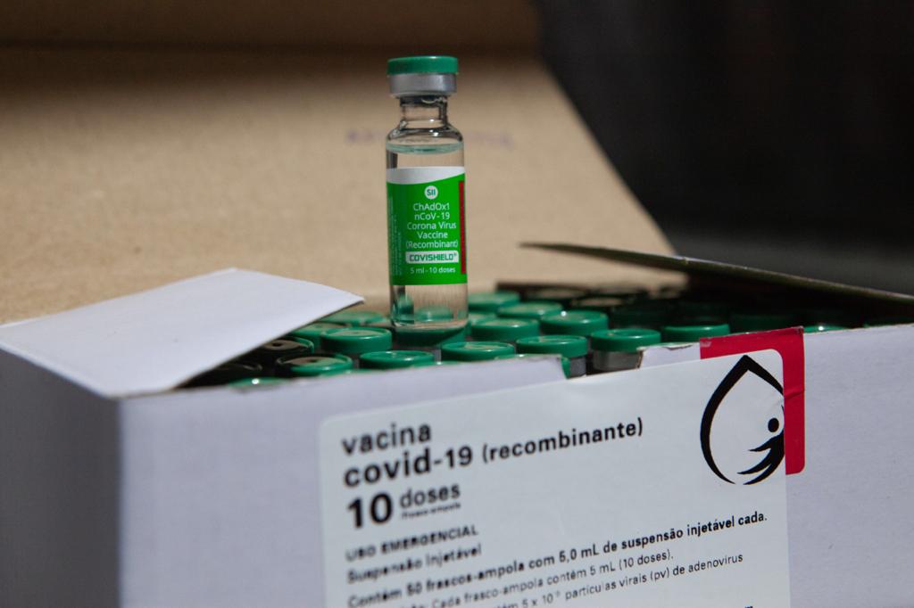 84 mil doses da vacina AztraZeneca/Oxford chegam a Pernambuco