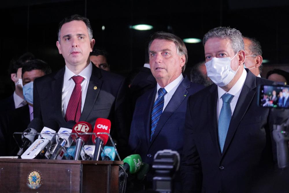 Congresso recebe proposta de privatização da Eletrobras