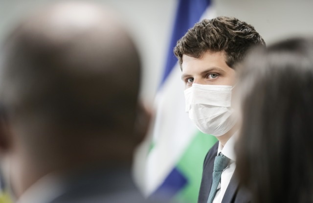 Em Brasília, João busca novas fontes para investimentos no Recife