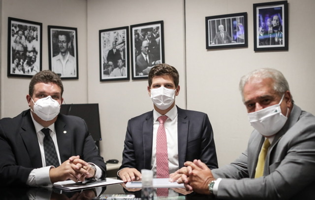 João Campos articula emendas parlamentares para o Recife