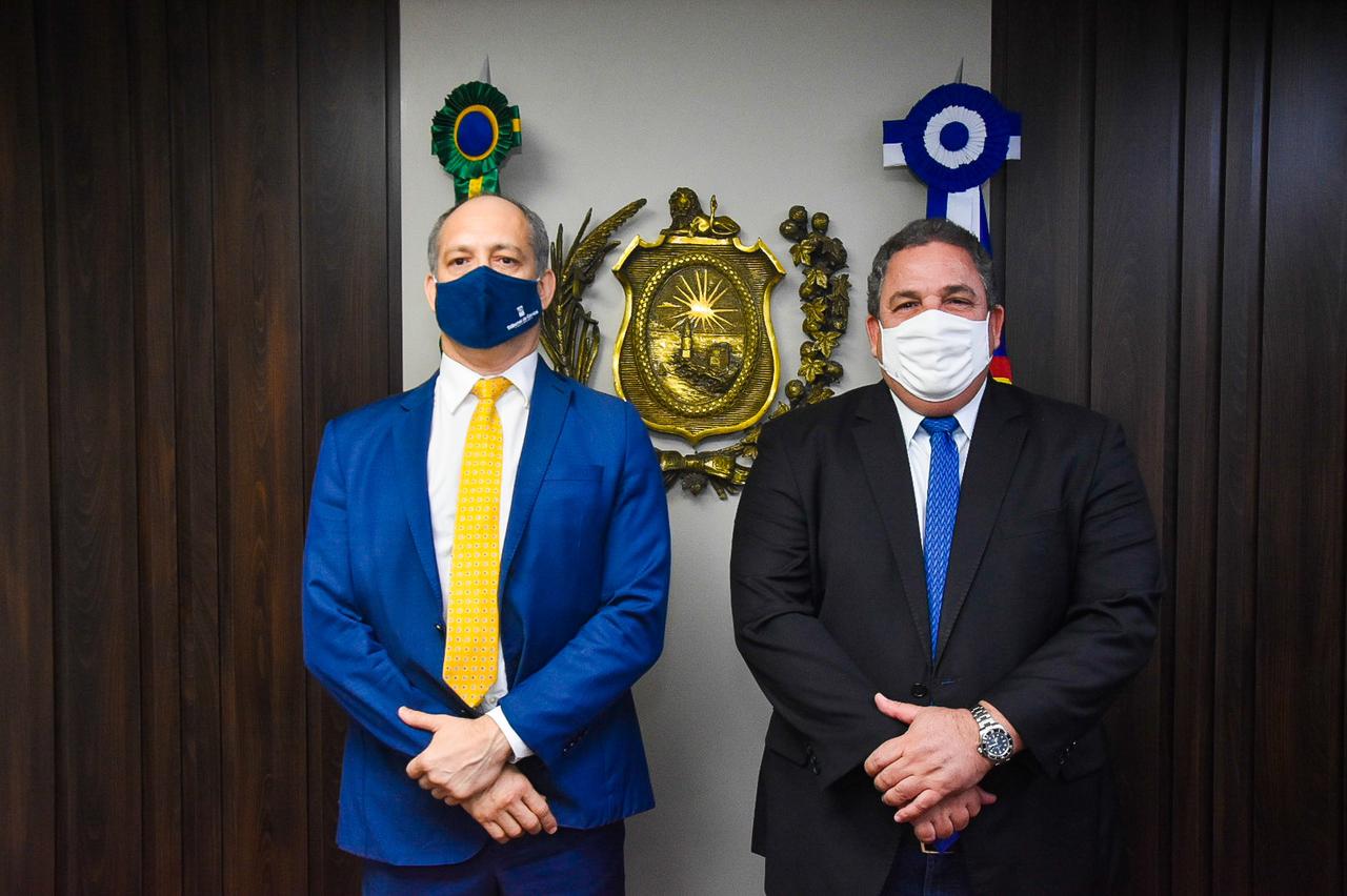 Presidentes da Alepe e TCE discutem ações institucionais