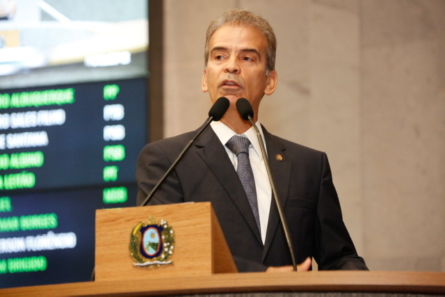 Feitosa solicita dados ao Estado sobre despesas com Covid-19