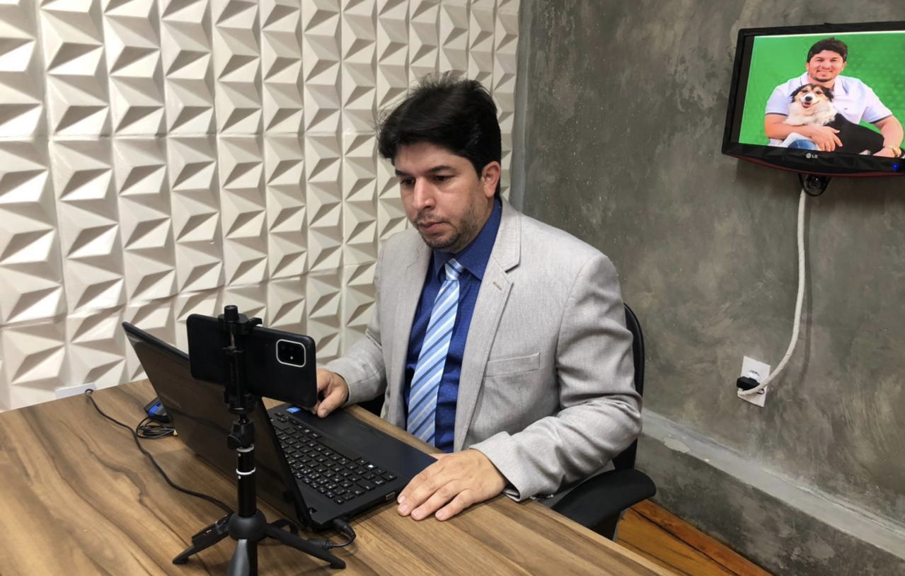 Fagner solicita presença da secretária de Educação em Sessão