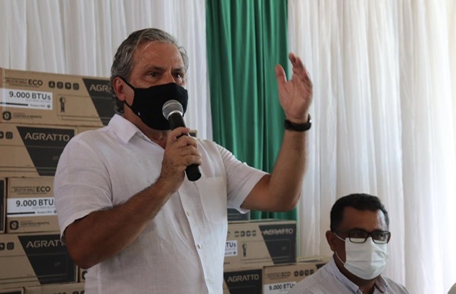 Tadeu Alencar entrega emendas para a saúde de Altinho