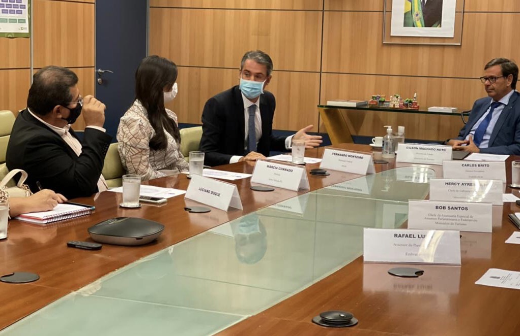 Deputado articula ações em ministérios para Serra Talhada