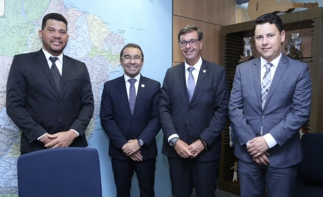 Edilson Tavares se reúne com ministro do Turismo