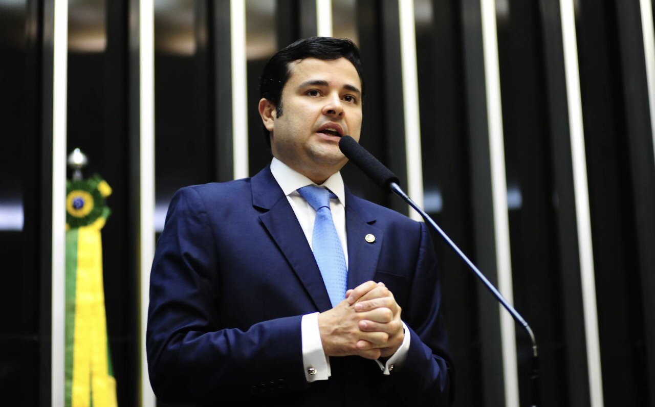 Deputado quer atividades religiosas como serviço essencial