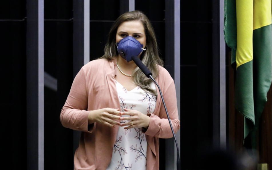 Marília nega que busca por cargo na Mesa tenha relação com Lira