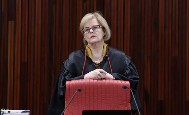 Rosa Weber manda Ministério custear leitos em três estados