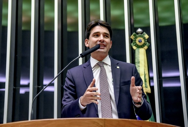 Cenário Política: Silvio se consolida na Câmara Federal