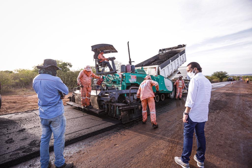 Diogo Moraes destaca avanços em obras de requalificação asfáltica