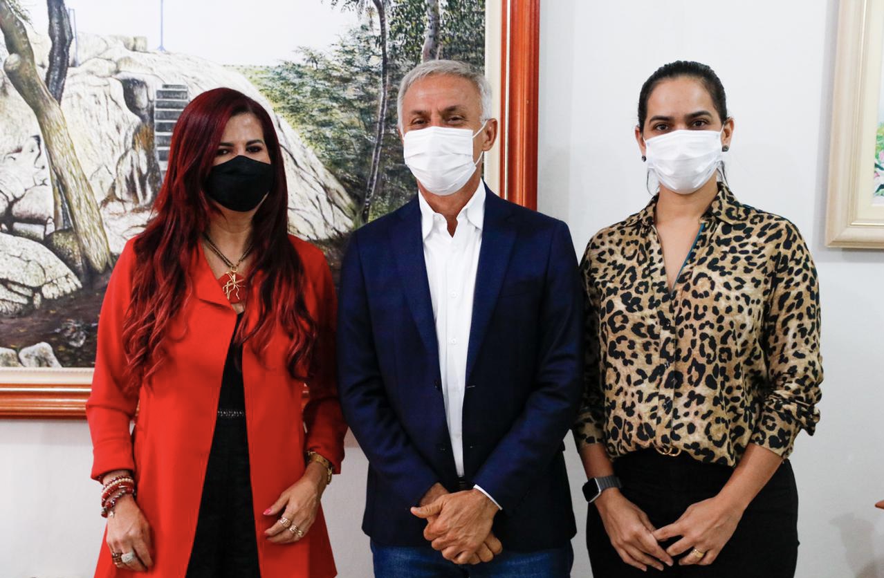 Em Vitória, Paulo Roberto recebe a deputada Gleide Ângelo