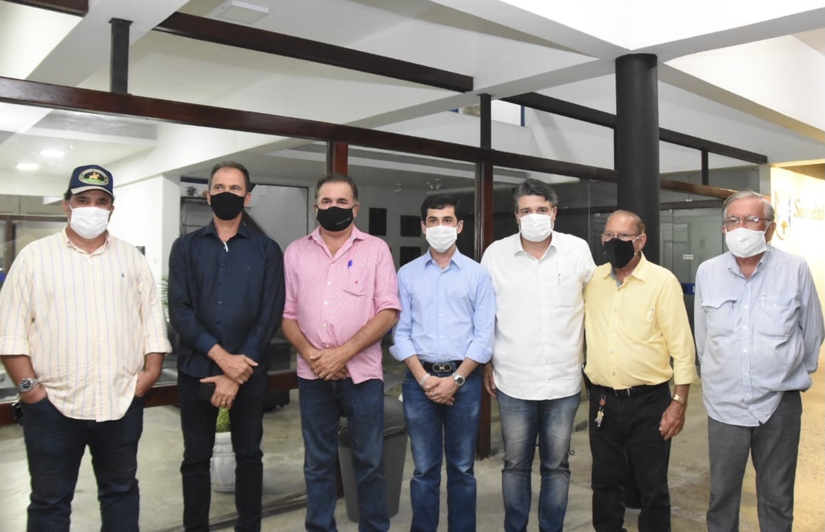 Claudiano Martins é homenageado por produtores rurais do estado