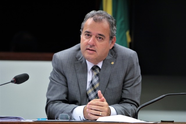 Danilo Cabral declara voto em Baleia Rossi