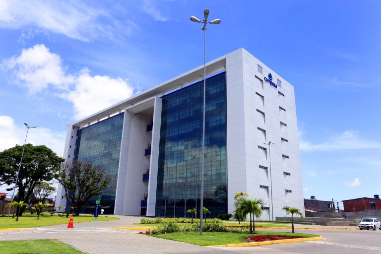 Compesa investe em tecnologia no tratamento da água