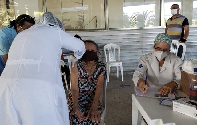 Olinda vacina mais de 8,6 mil pessoas contra Covid