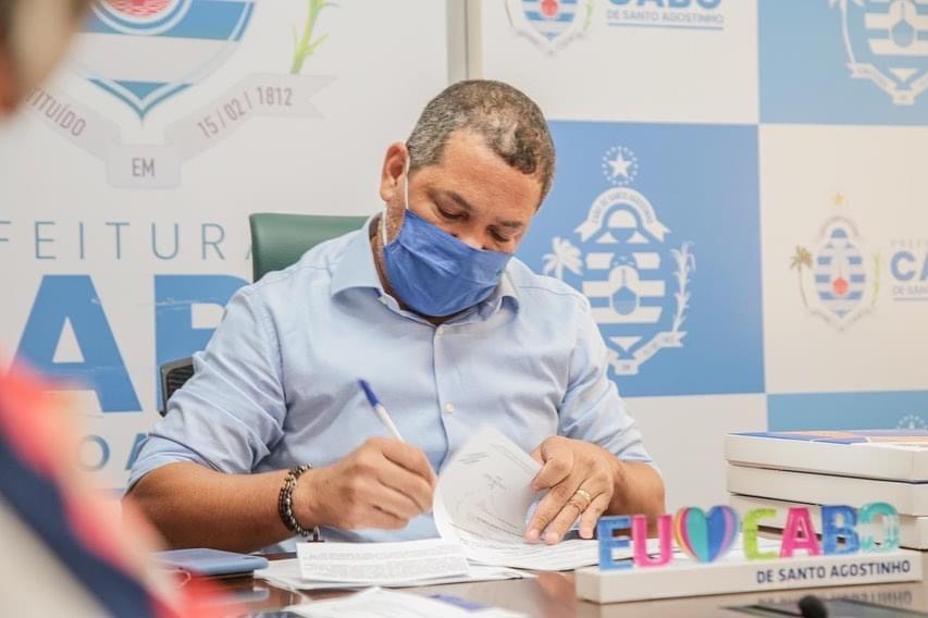 Keko anuncia pagamento do PMAQ aos servidores do Cabo