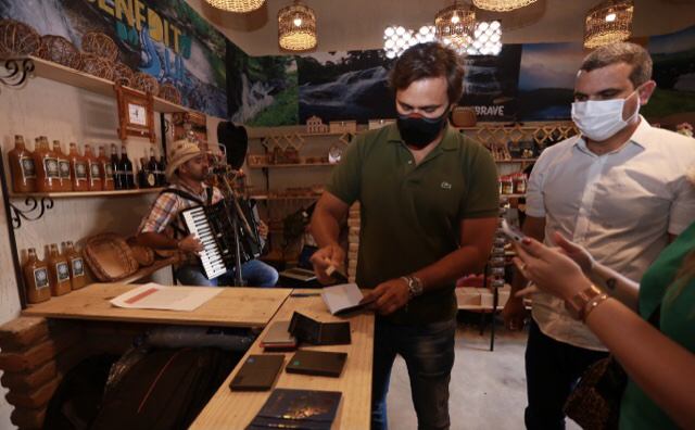 Rodrigo Novaes inaugura centro de turismo em São Benedito do Sul