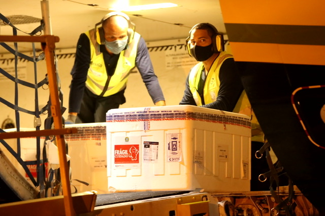 Pernambuco recebe mais 198.600 doses da vacina CoronaVac