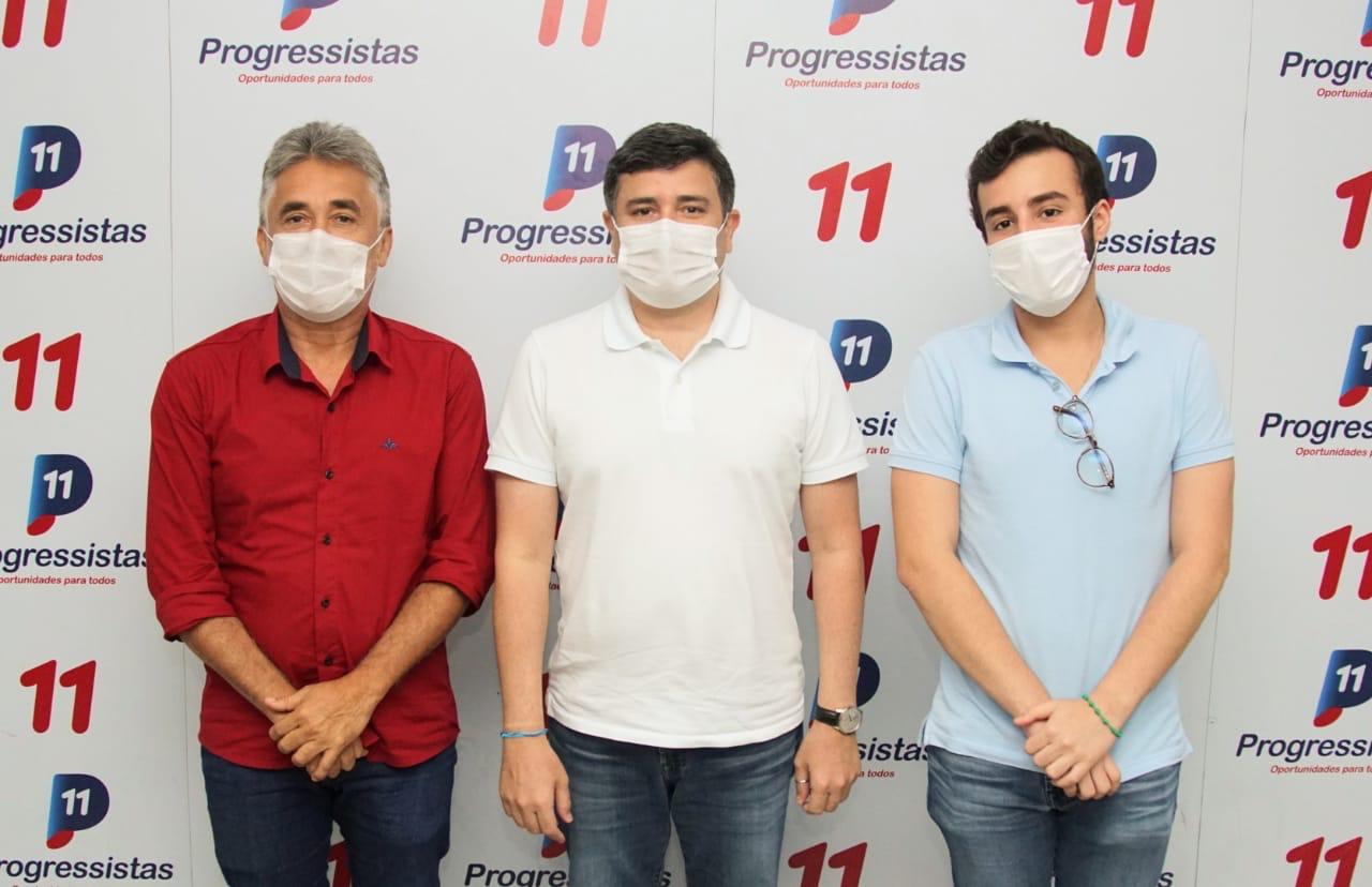 Eduardo da Fonte anuncia recursos para o município de Moreno